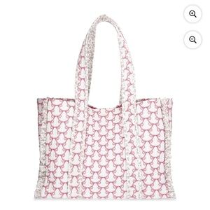 No boundaries bow pink quilted bag